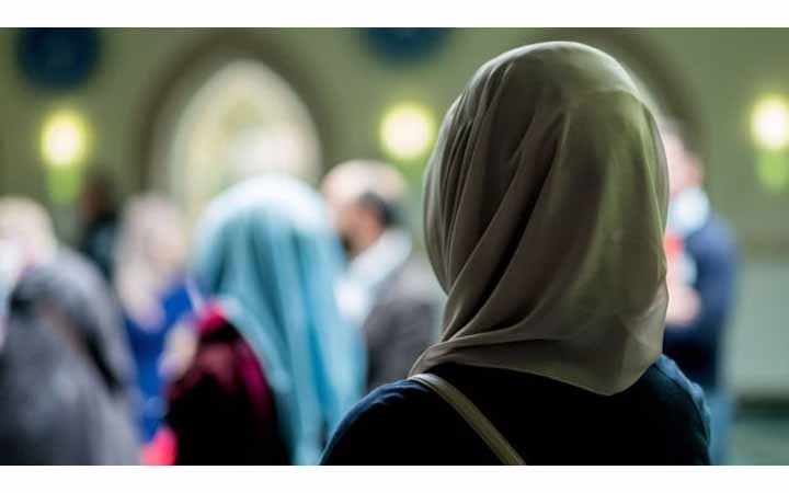 ইসলামেই নারীর অধিকার ও মর্যাদা সুরক্ষিত